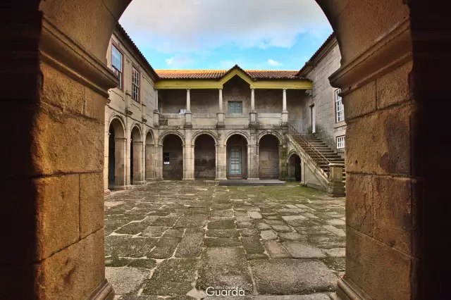 Antigo Paço Episcopal e Seminário - Entrada do conjunto arquitetónico (foto de 2020)