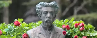 Busto de Dr. Sousa Martins na Guarda